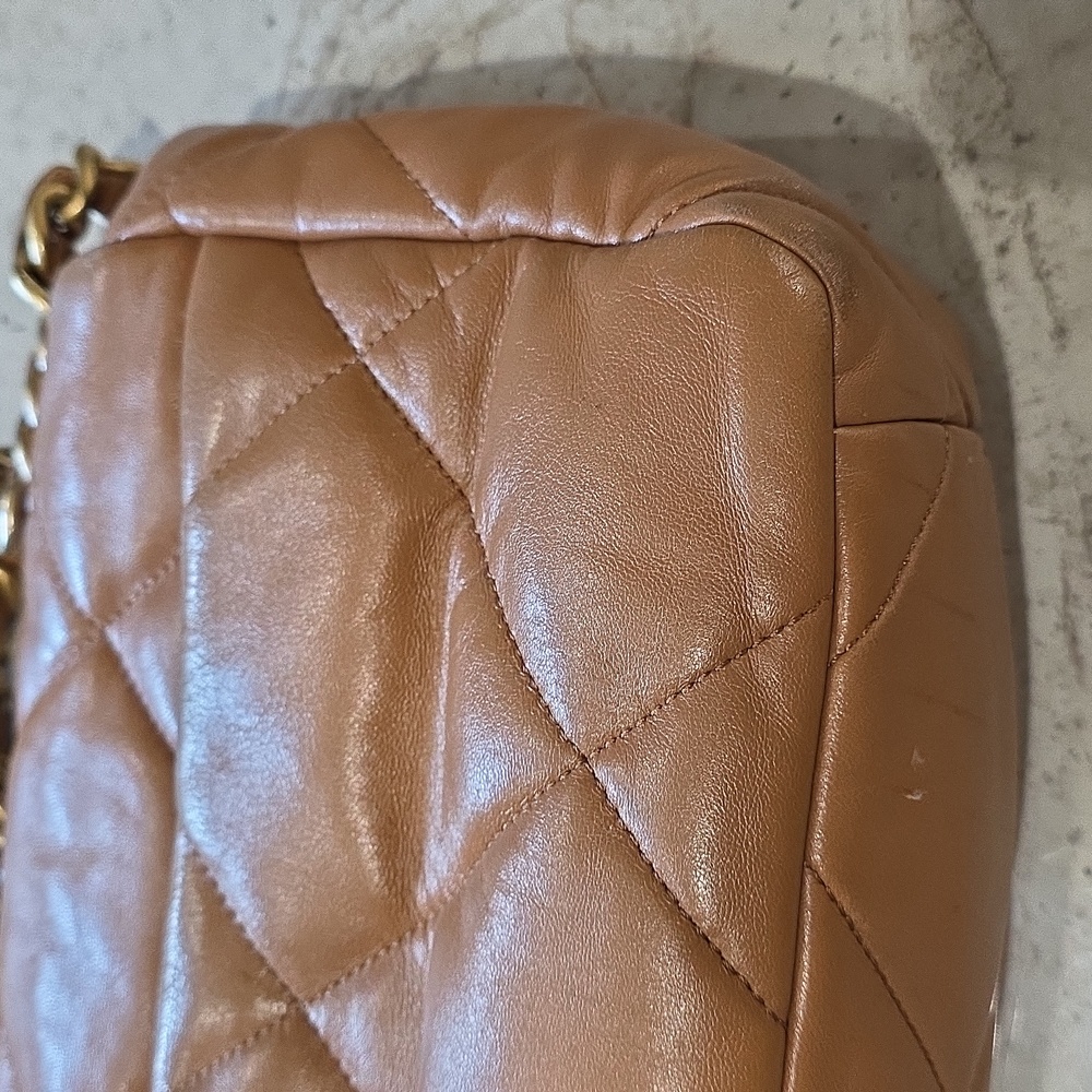 CHANEL 19 Medium Tan Quilted Leather Bag - Picture 6 of 11